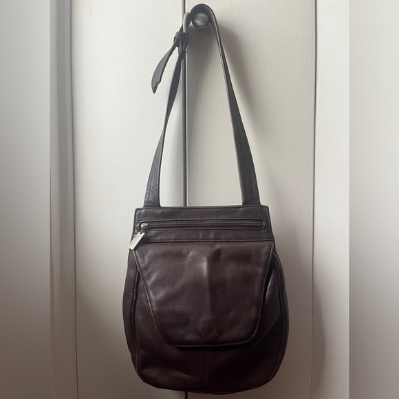 Tignanello Handbags - Vintage Tignanello Chocolate Brown Leather Bag
